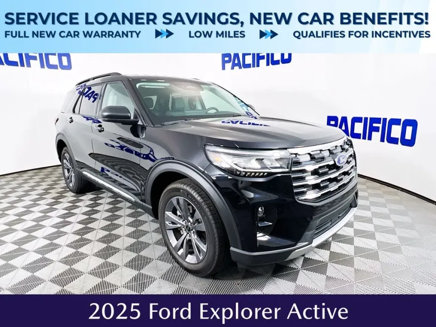 2025 Ford Explorer photo 1