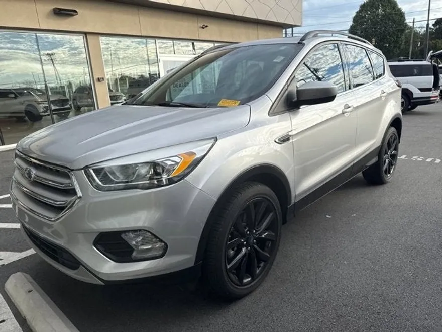 2018 Ford Escape SEL photo 1