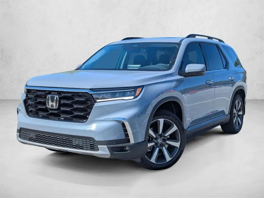 2024 Honda Pilot Touring photo 1