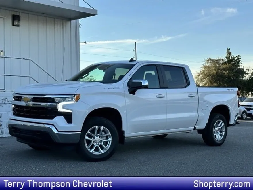 2025 Chevrolet Silverado 1500 LT photo 1