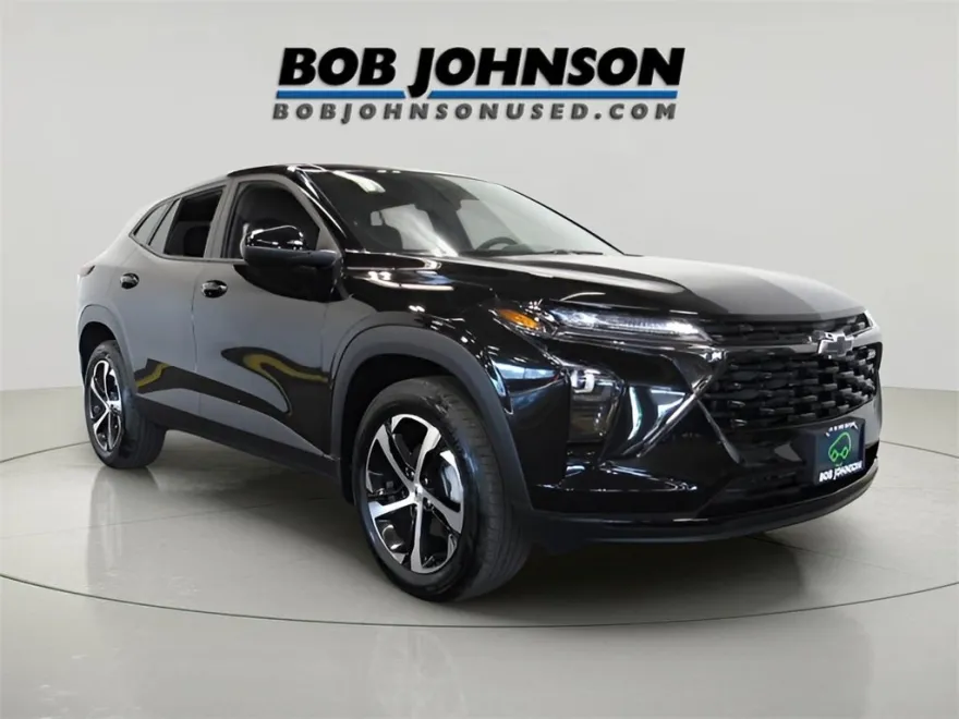 2024 Chevrolet Trax photo 1