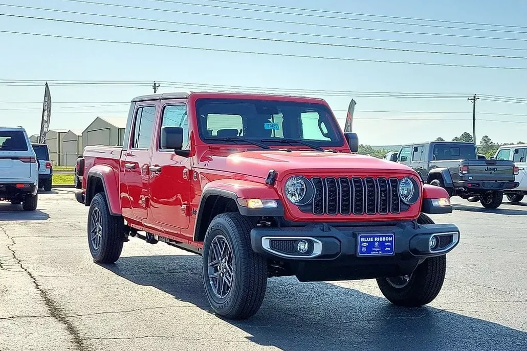 2025 Jeep Gladiator Sport photo 1