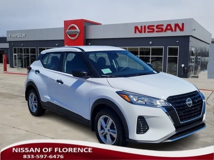 2025 Nissan Kicks Play S photo 1