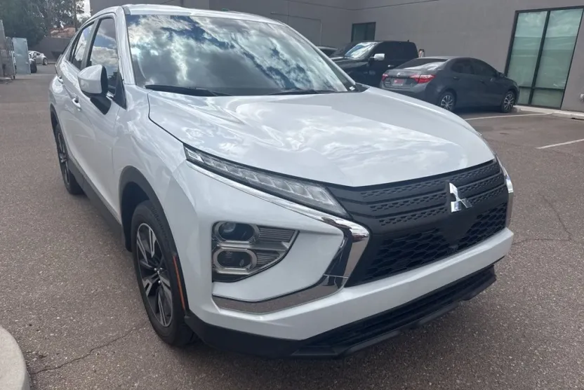 2024 Mitsubishi Eclipse Cross SE photo 1