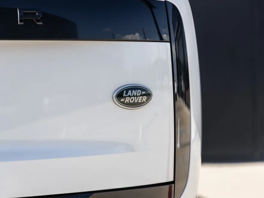 2023 Land Rover Range Rover SE photo 14