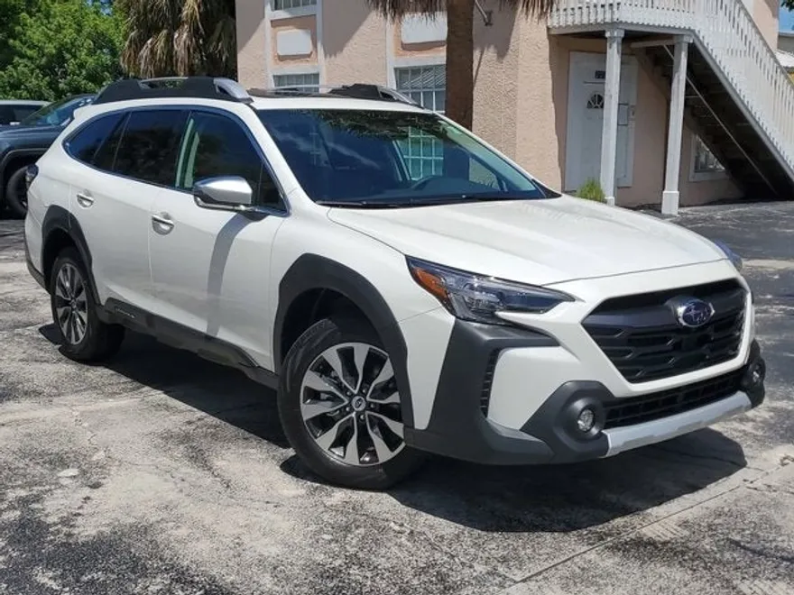 2025 Subaru Outback Touring XT photo 1