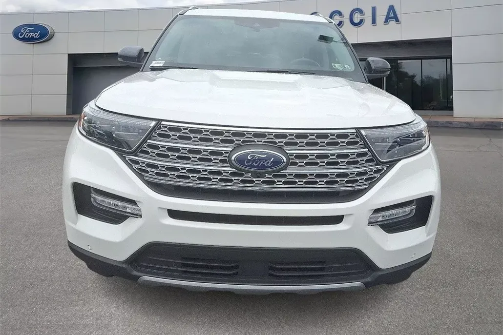 2022 Ford Explorer Limited photo 1