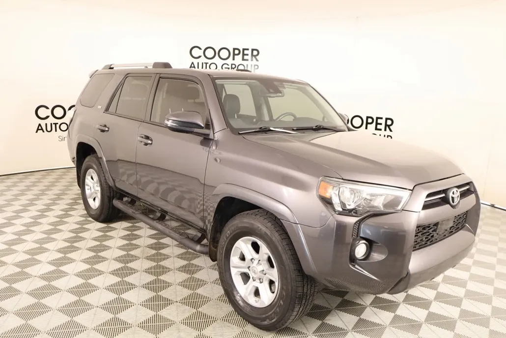 2020 Toyota 4Runner SR5 Premium photo 1