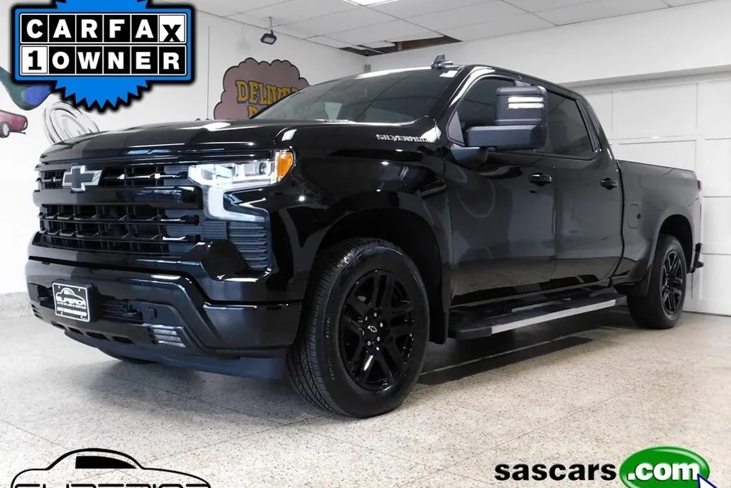 2024 Chevrolet Silverado 1500 RST photo 1