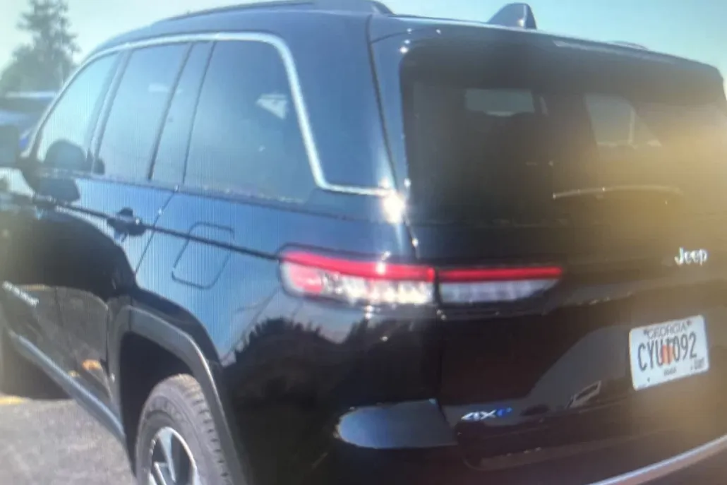 2024 Jeep Cherokee Limited 4xe photo 1