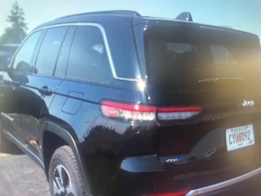 2024 Jeep Cherokee Limited 4xe photo 1