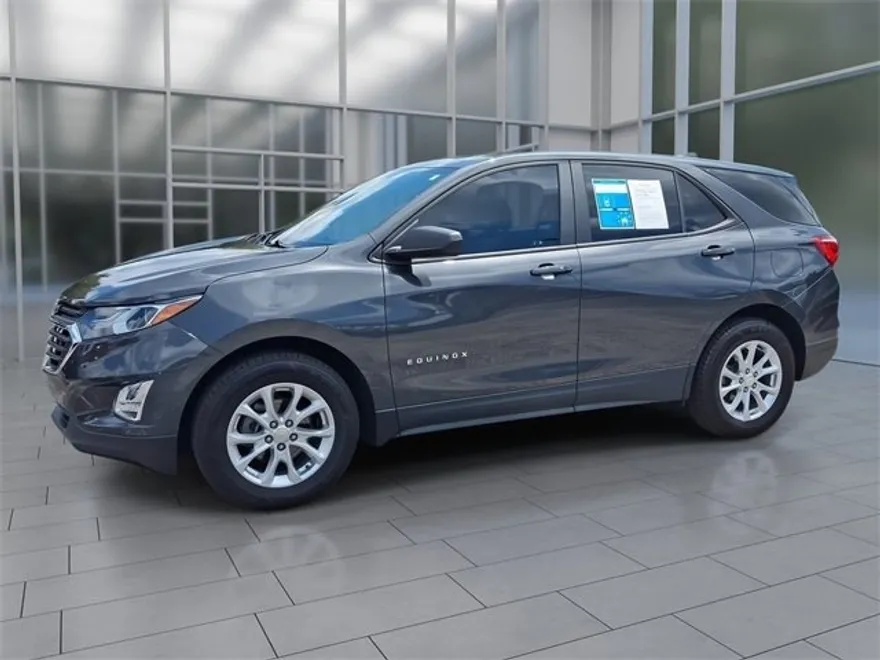 2020 Chevrolet Equinox LS photo 1