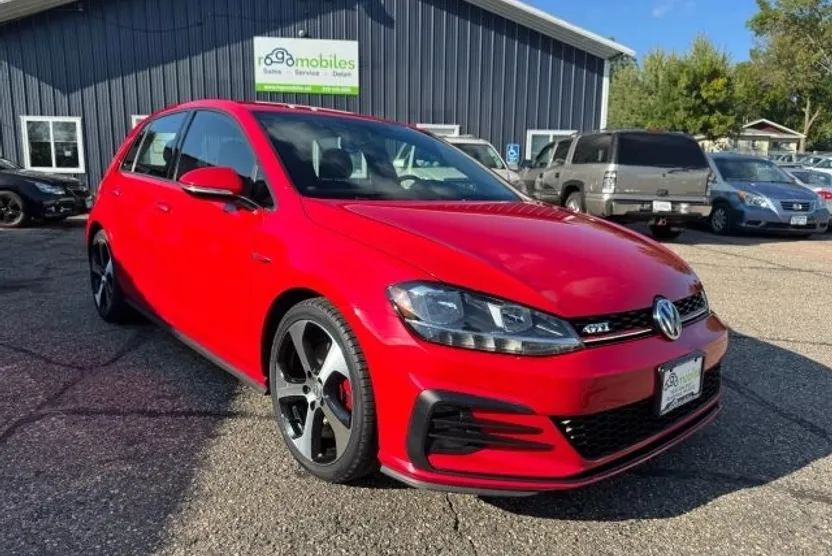 2018 Volkswagen Golf GTI S photo 1