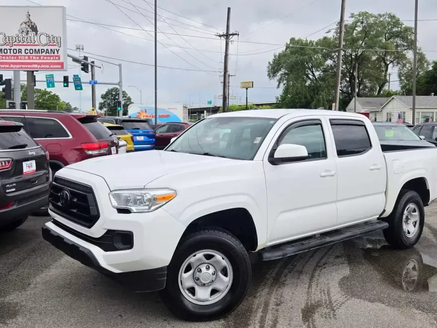 2022 Toyota Tacoma SR V6 photo 1