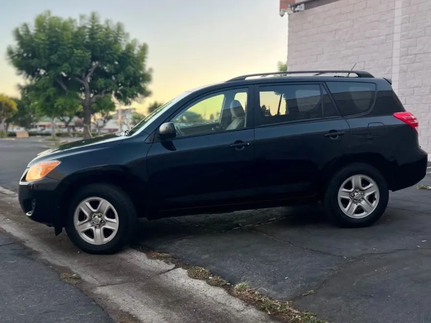 2010 Toyota RAV4 Sport photo 1