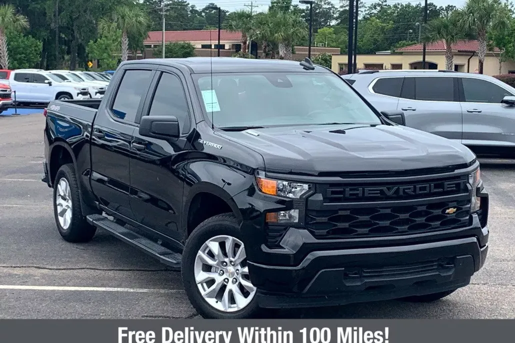 2024 Chevrolet Silverado 1500 Custom photo 1