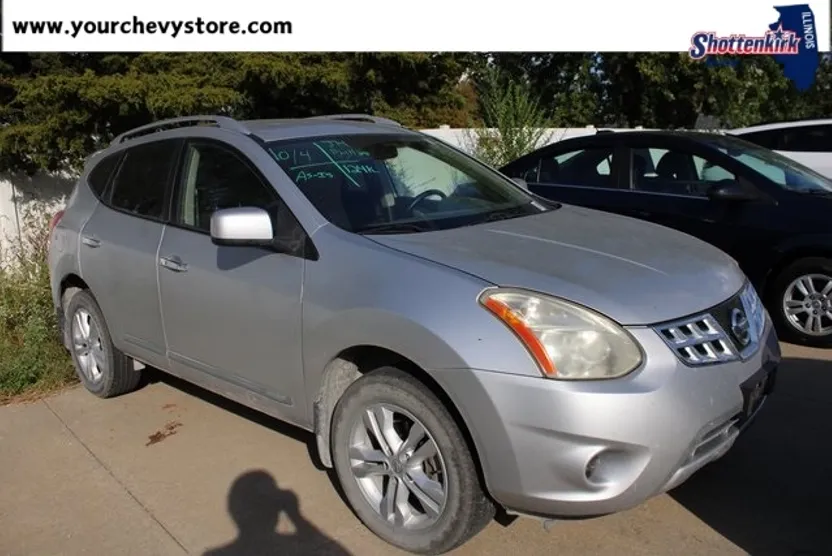 2012 Nissan Rogue SV photo 1