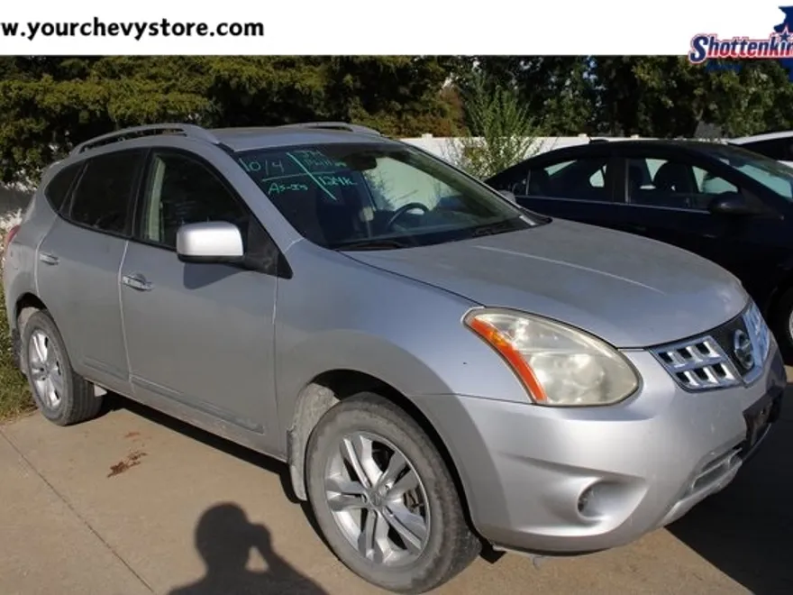 2012 Nissan Rogue SV photo 1