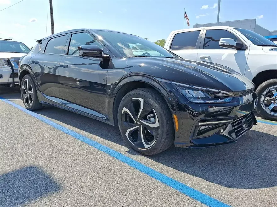 2024 Kia EV6 Wind photo 1
