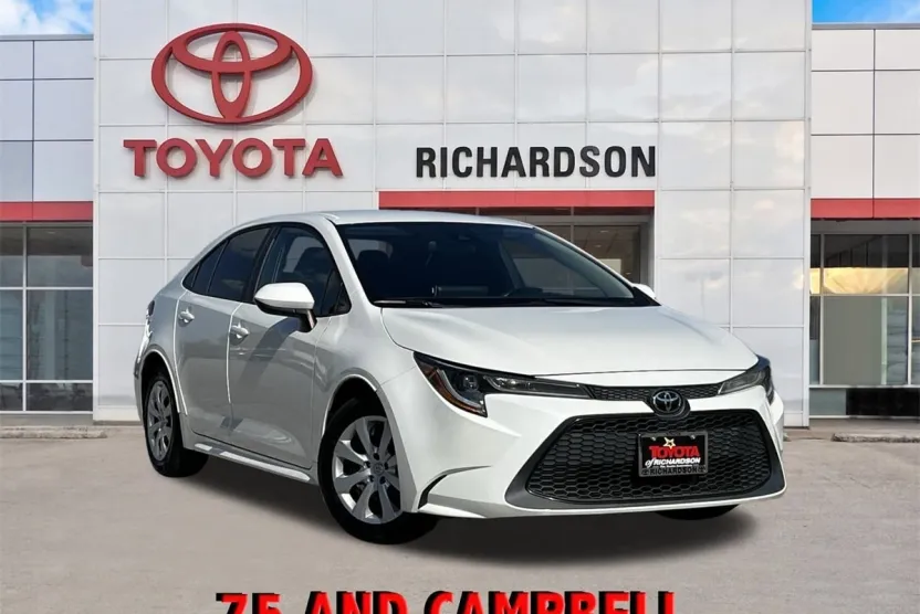 2020 Toyota Corolla LE photo 1