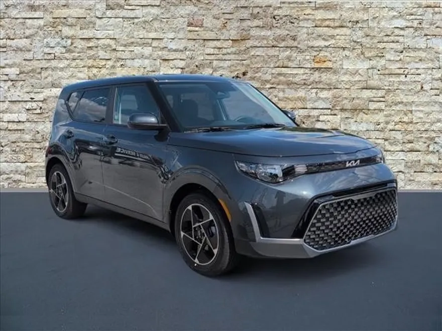 2025 Kia Soul EX photo 1