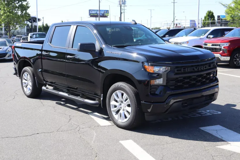 2024 Chevrolet Silverado 1500 Custom photo 1