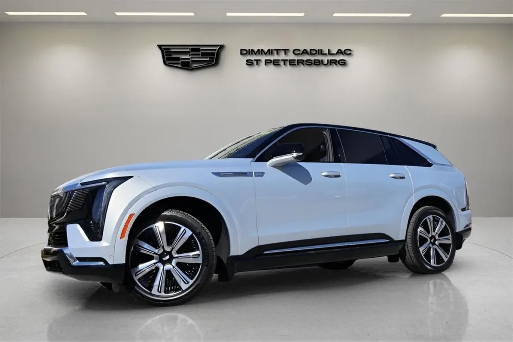 2025 Cadillac Escalade IQ Luxury photo 1