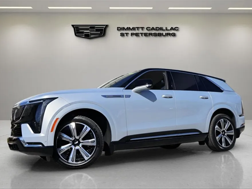 2025 Cadillac Escalade IQ Luxury photo 1