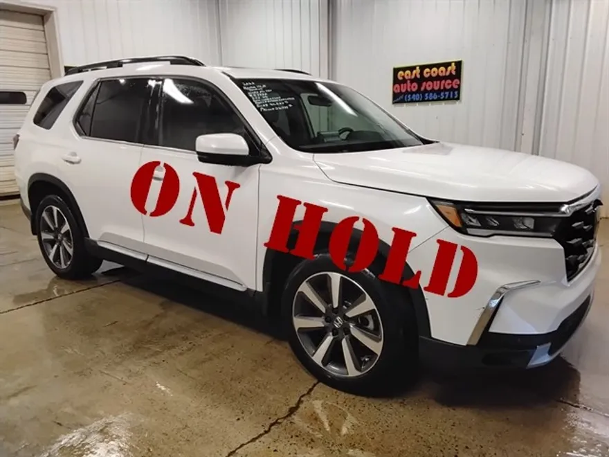 2023 Honda Pilot Touring photo 1