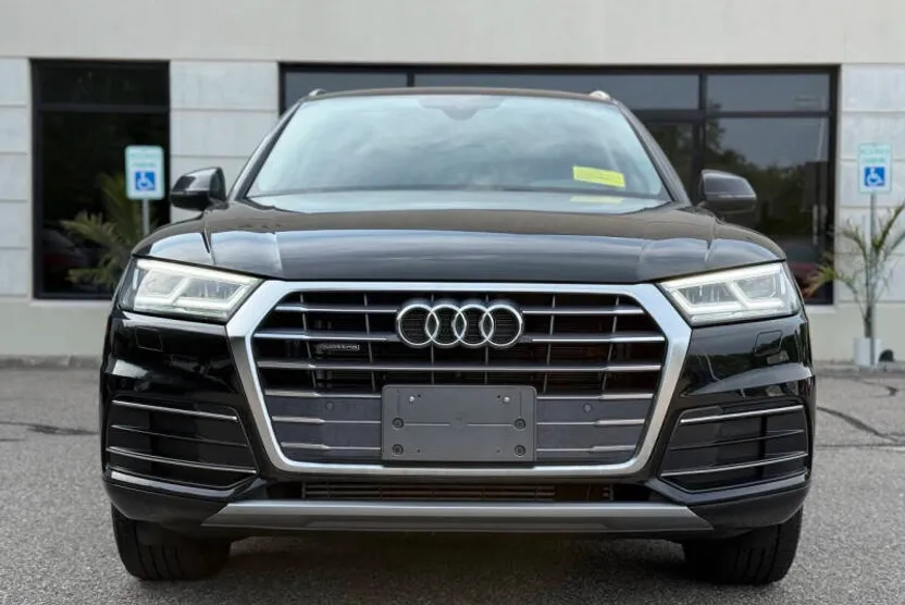 2018 Audi Q5 2.0T Premium Plus photo 1