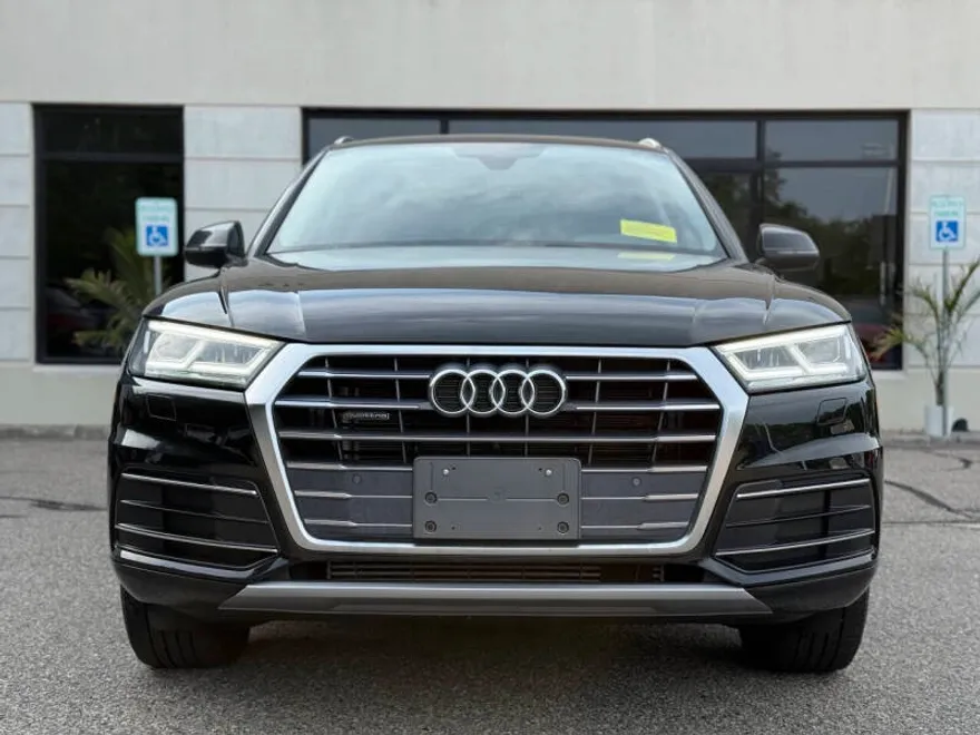 2018 Audi Q5 2.0T Premium Plus photo 1