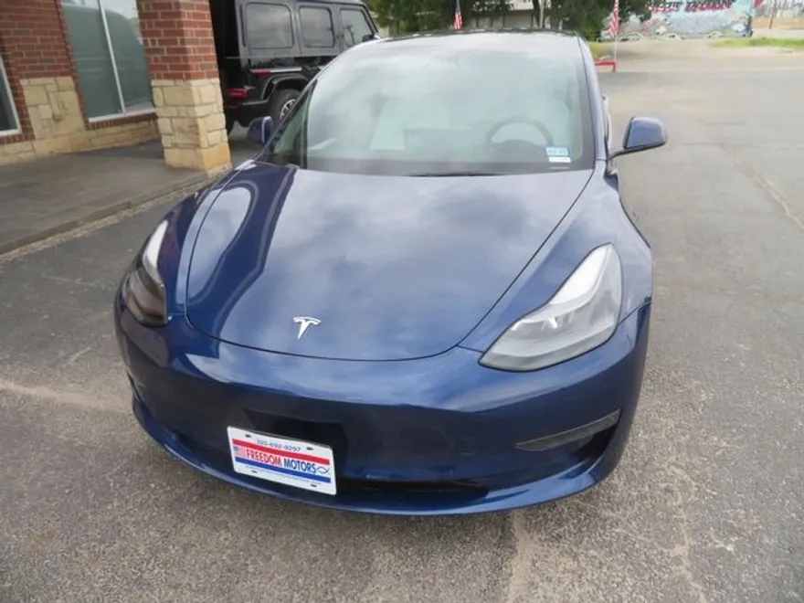 2022 Tesla Model 3 Long Range photo 1