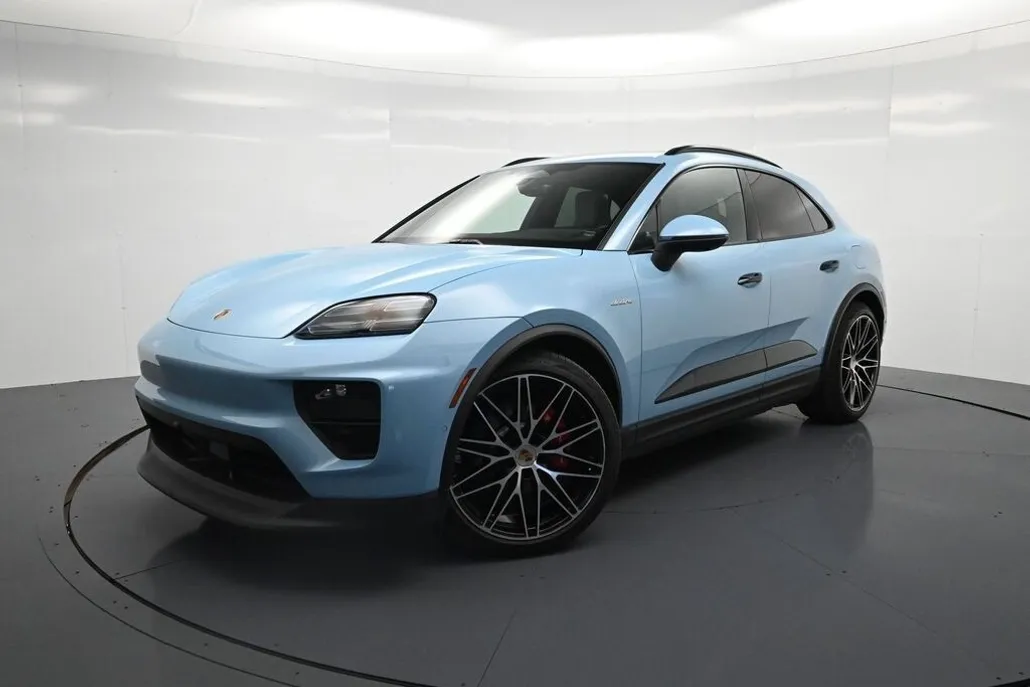 2025 Porsche Macan Electric photo 1