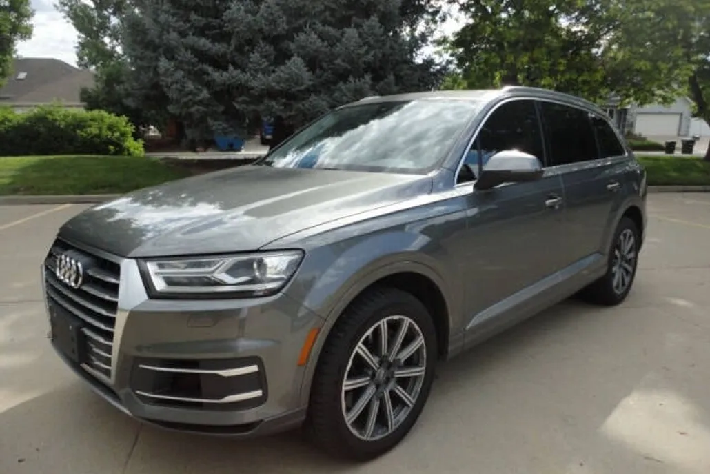 2017 Audi Q7 3.0T Premium Plus photo 1