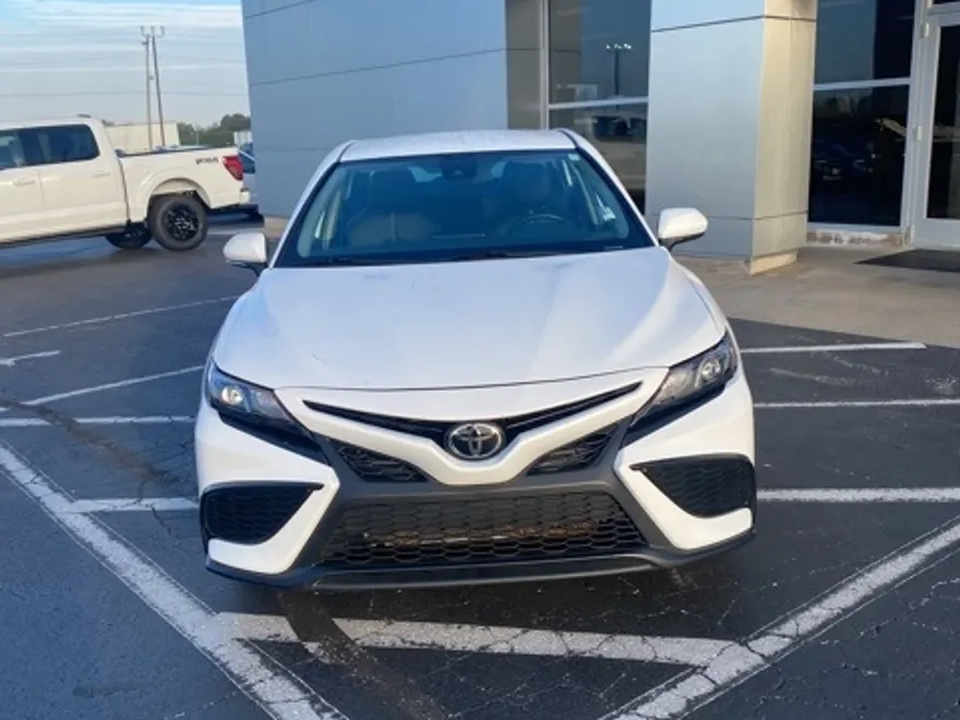 2024 Toyota Camry SE photo 1