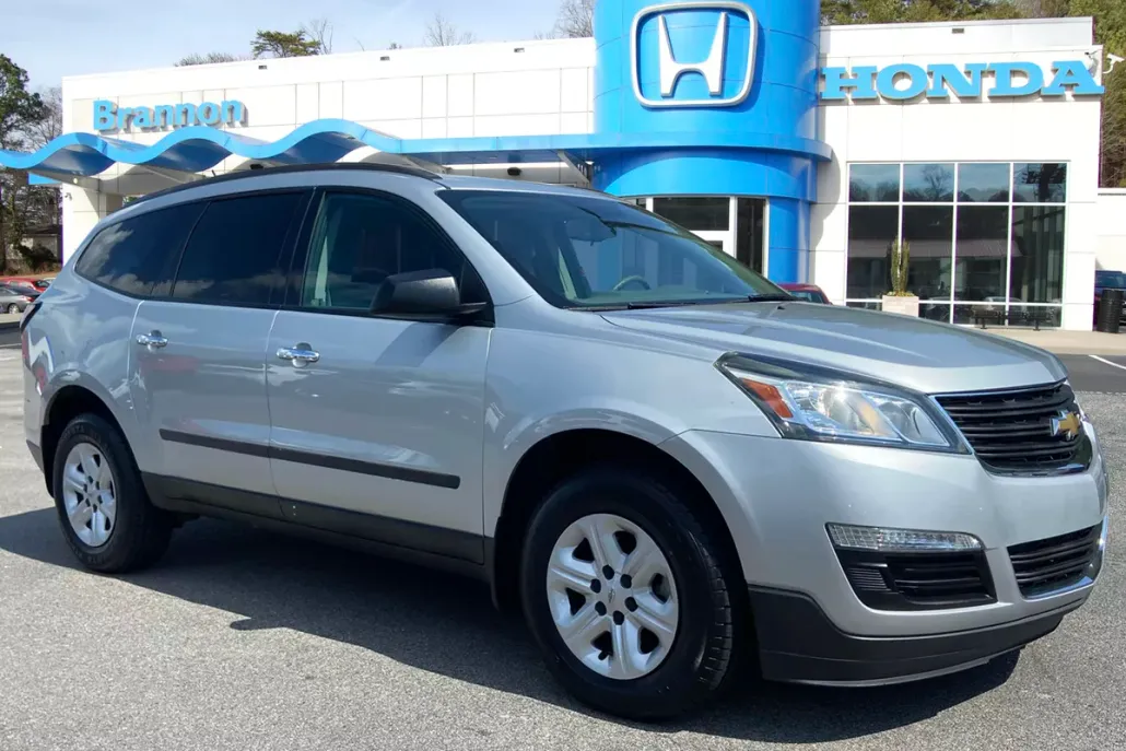 2017 Chevrolet Traverse LS photo 1