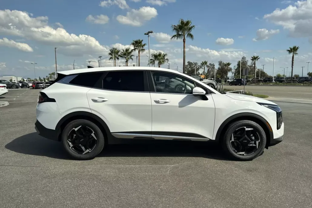 2026 Kia Sportage EX photo 1