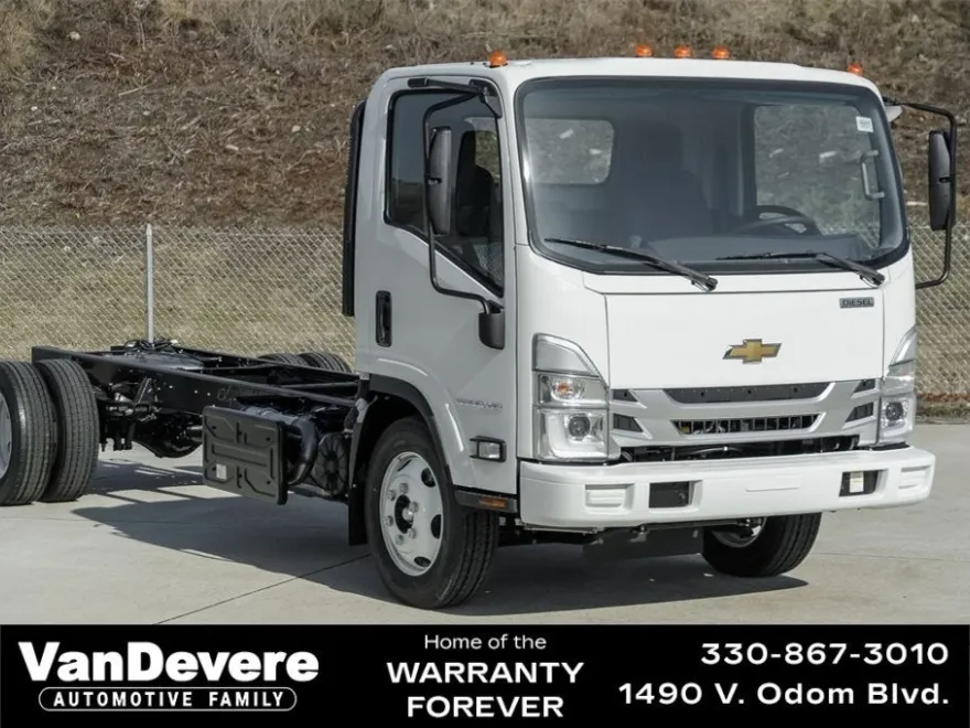 2024 Chevrolet Silverado photo 1