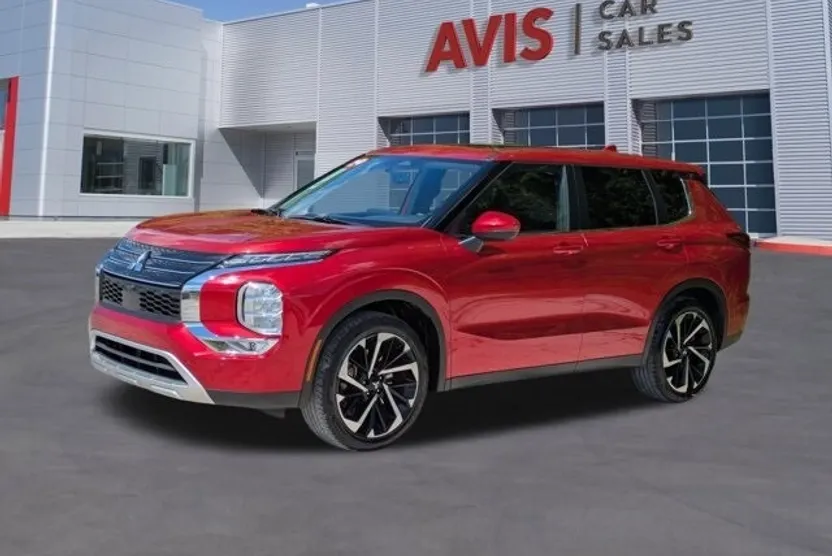 2024 Mitsubishi Outlander SE photo 1