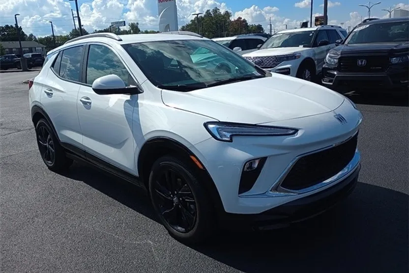 2024 Buick Encore GX Sport Touring photo 1
