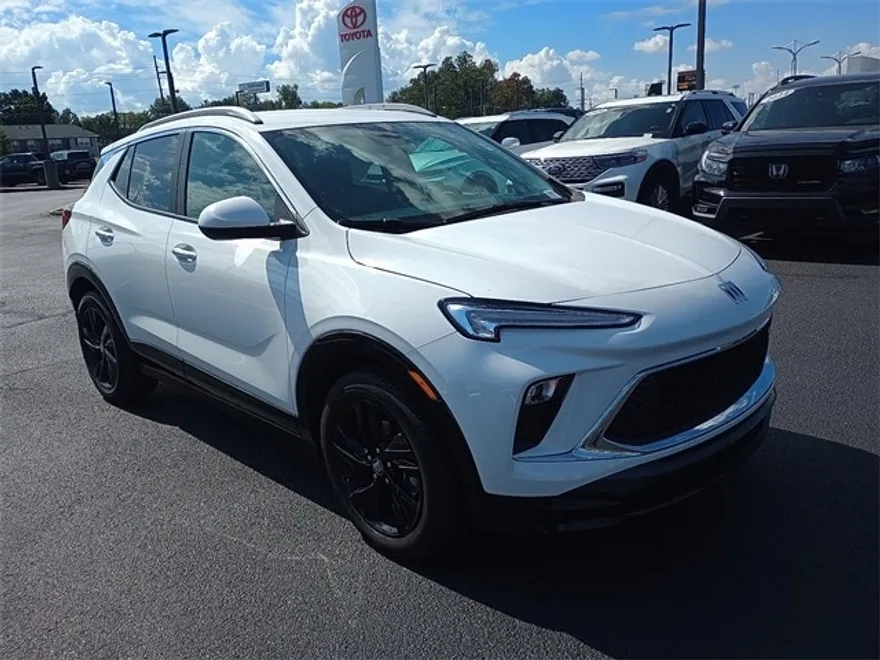 2024 Buick Encore GX Sport Touring photo 1