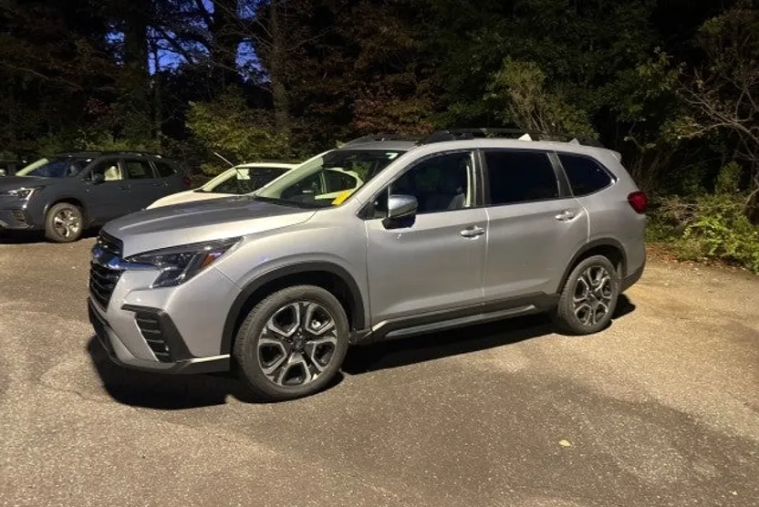 2023 Subaru Ascent Limited photo 1