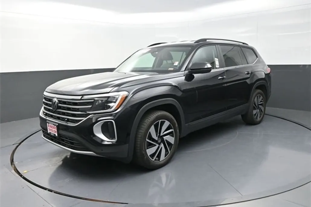 2024 Volkswagen Atlas SE Technology photo 1