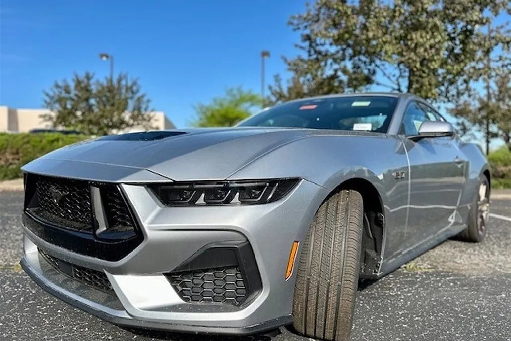 2025 Ford Mustang GT Premium photo 1