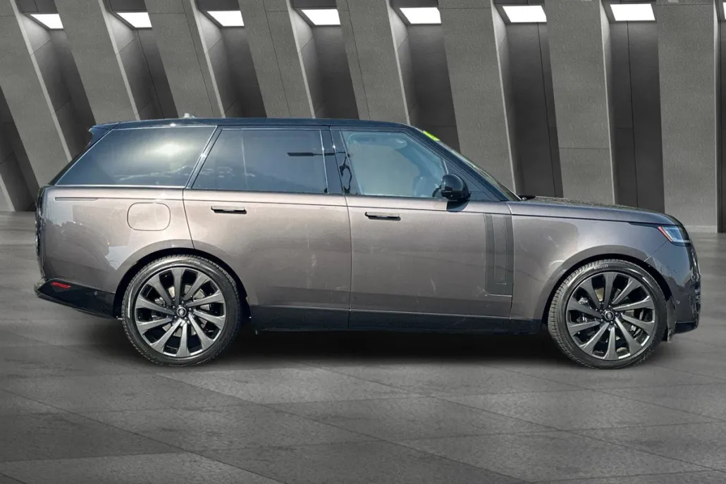 2023 Land Rover Range Rover First Edition photo 1