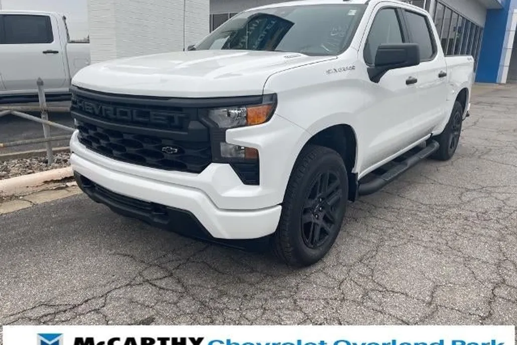 2025 Chevrolet Silverado 1500 Custom photo 1