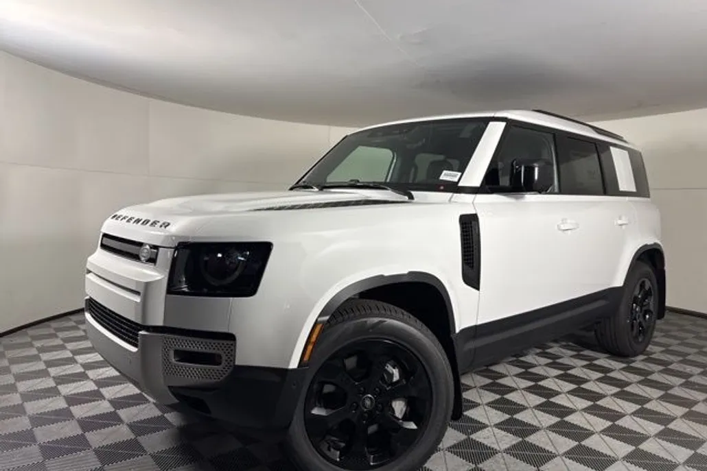 2025 Land Rover Defender 110 S photo 1