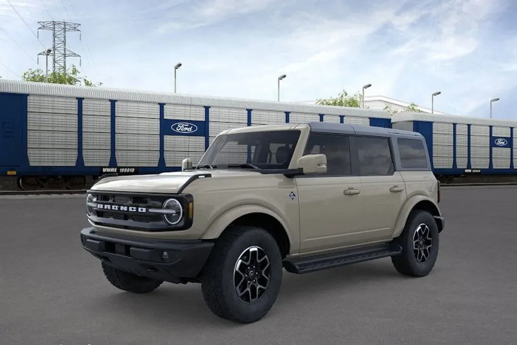 2025 Ford Bronco Outer Banks photo 1