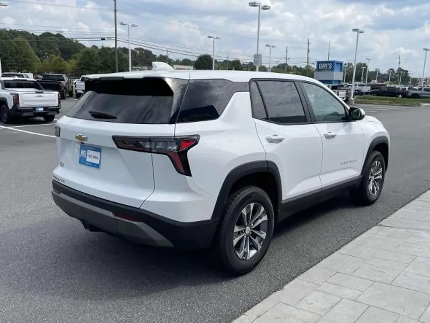 2026 Chevrolet Equinox LT photo 1