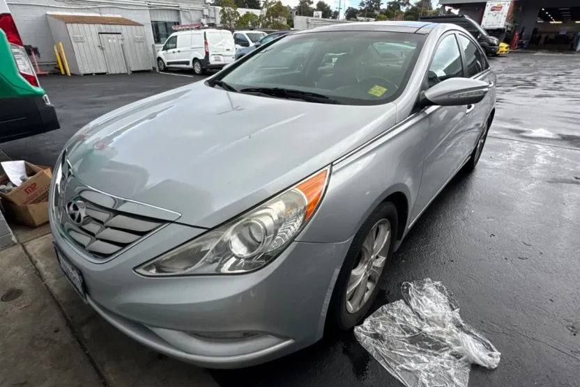 2012 Hyundai Sonata Limited photo 1